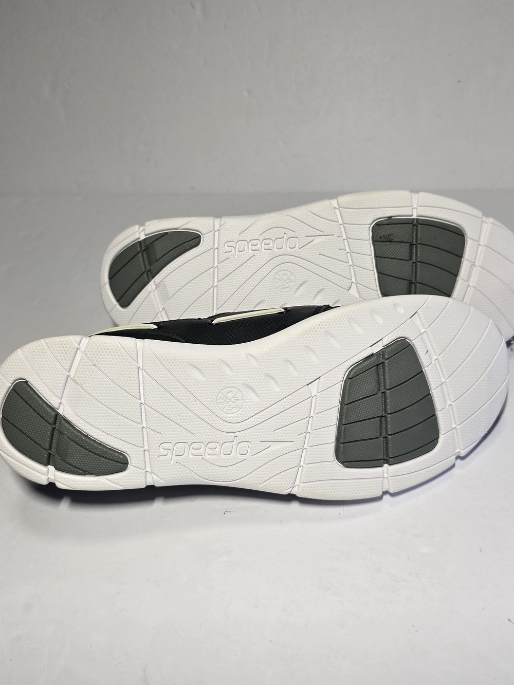 Speedo Women’s Black and White Boat Shoes - Picture 8 of 8